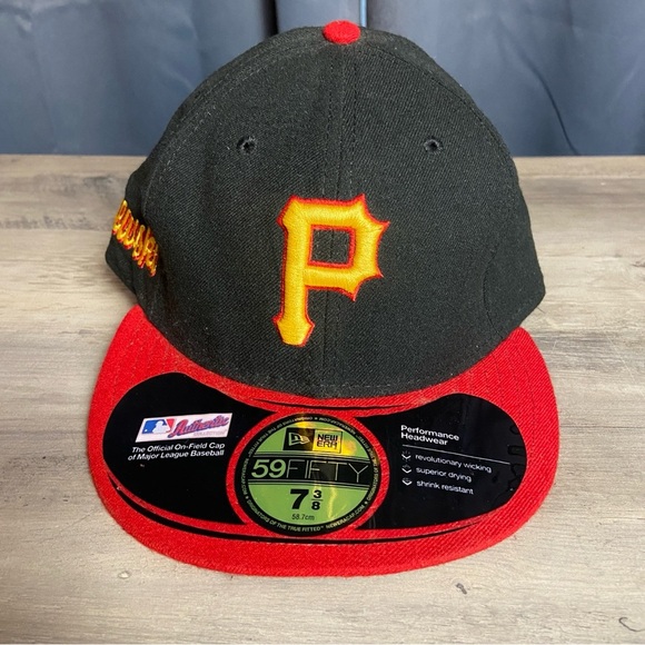New Era Black and Red Cap with Yellow Pittsburgh Pirates 7 3/8 Size MLB‎ Hat - Picture 1 of 12